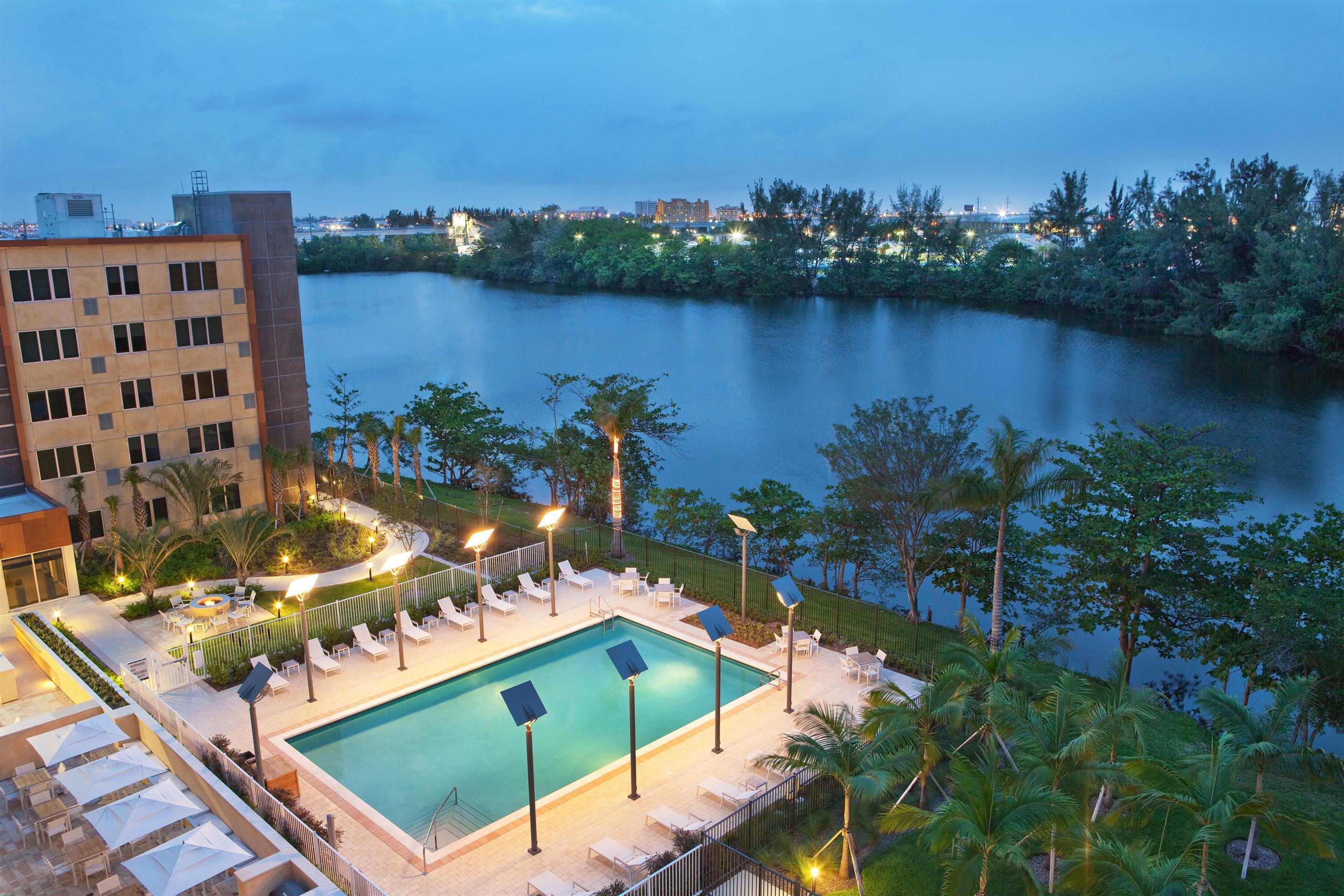 Element Miami International Airport Hotel Miami Springs Exterior photo