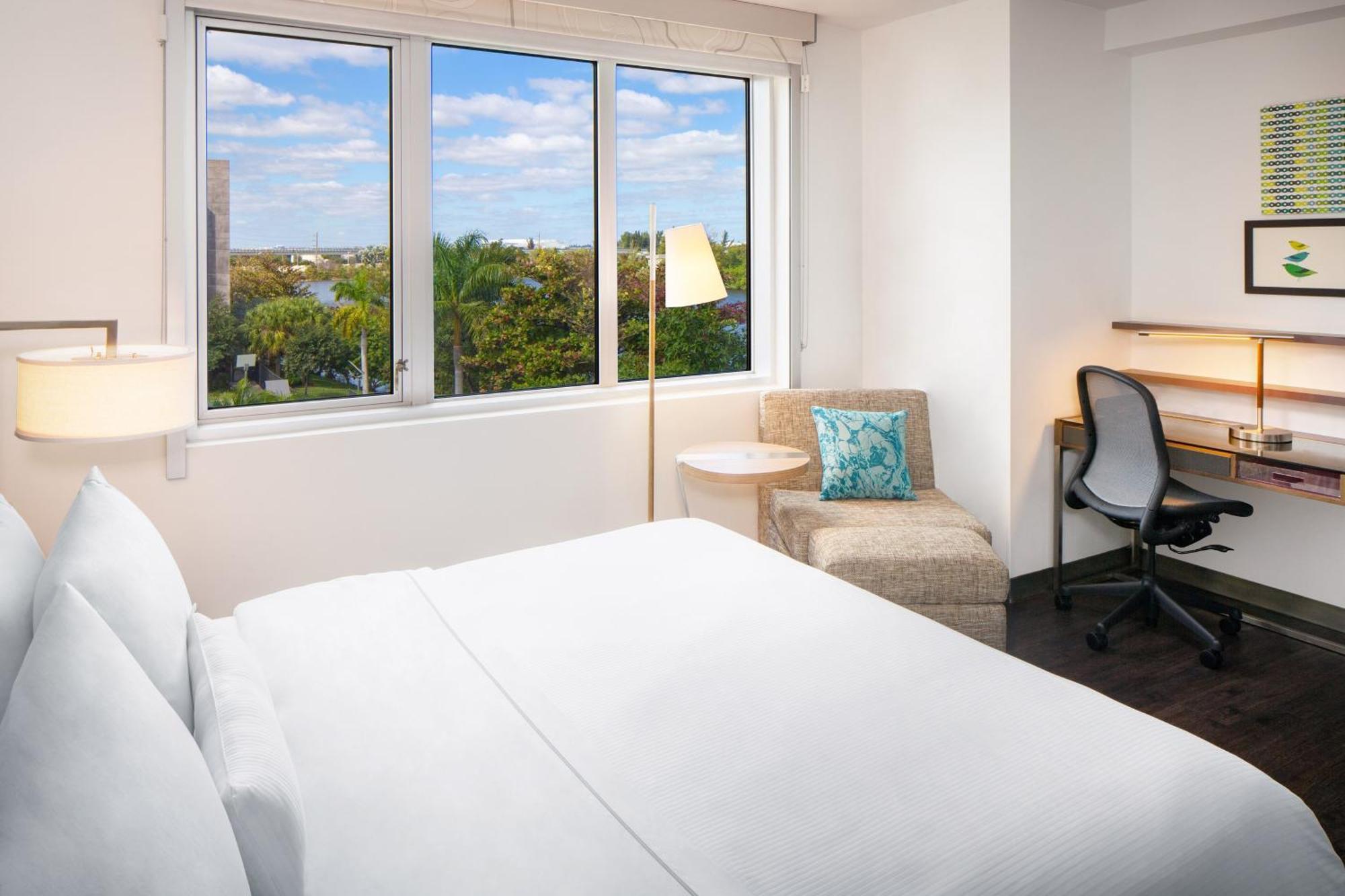 Element Miami International Airport Hotel Miami Springs Exterior photo