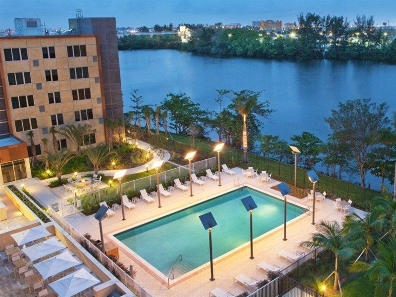 Element Miami International Airport Hotel Miami Springs Exterior photo