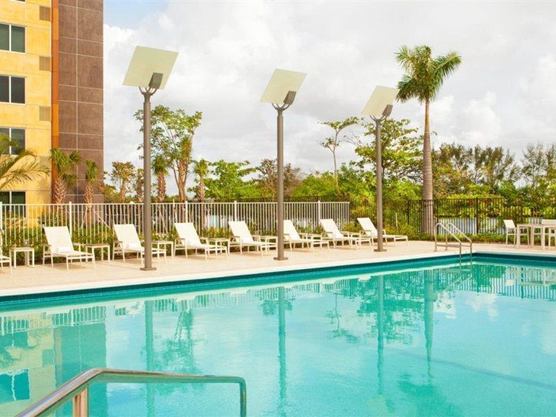 Element Miami International Airport Hotel Exterior photo