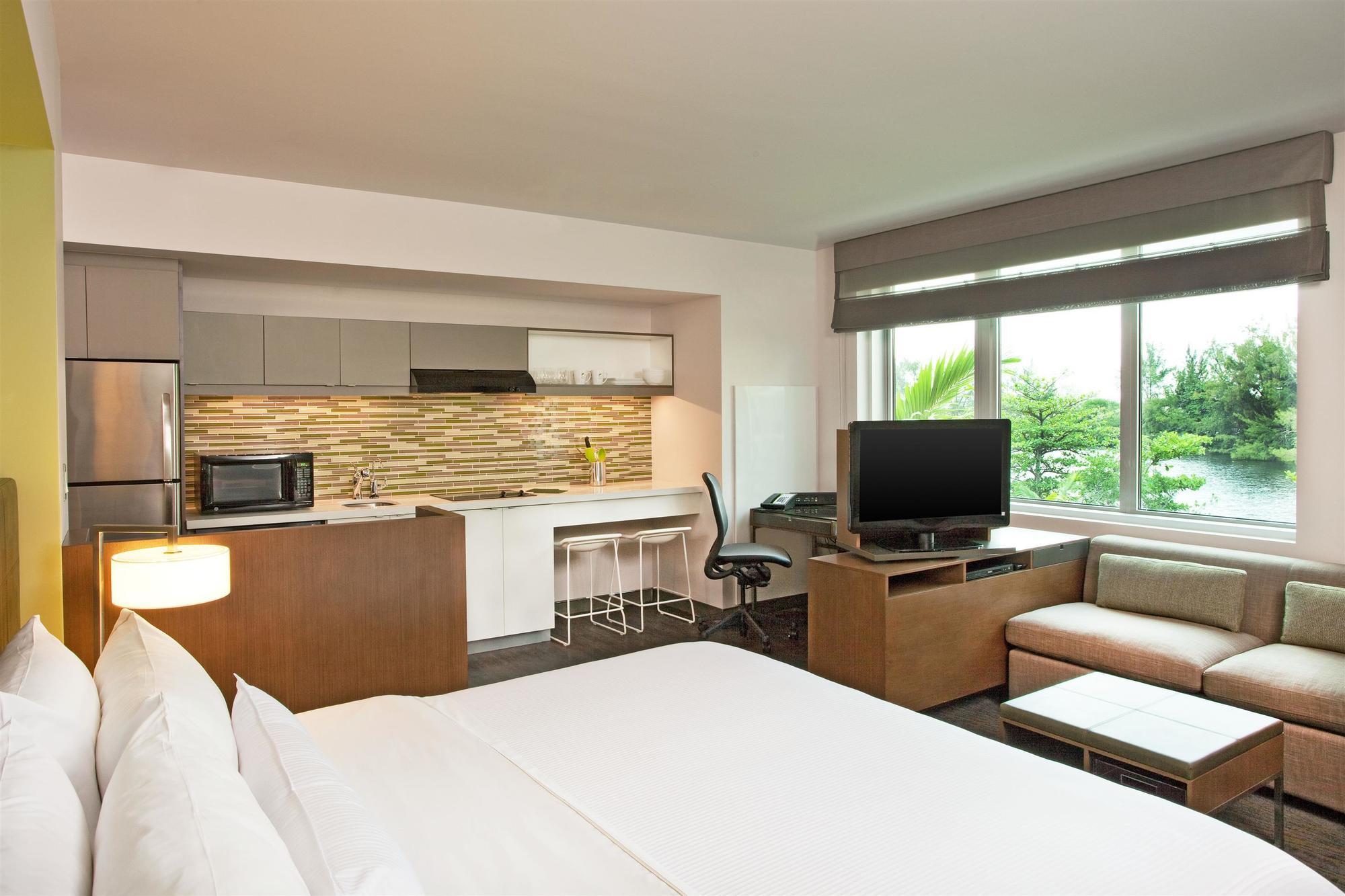 Element Miami International Airport Hotel Miami Springs Exterior photo