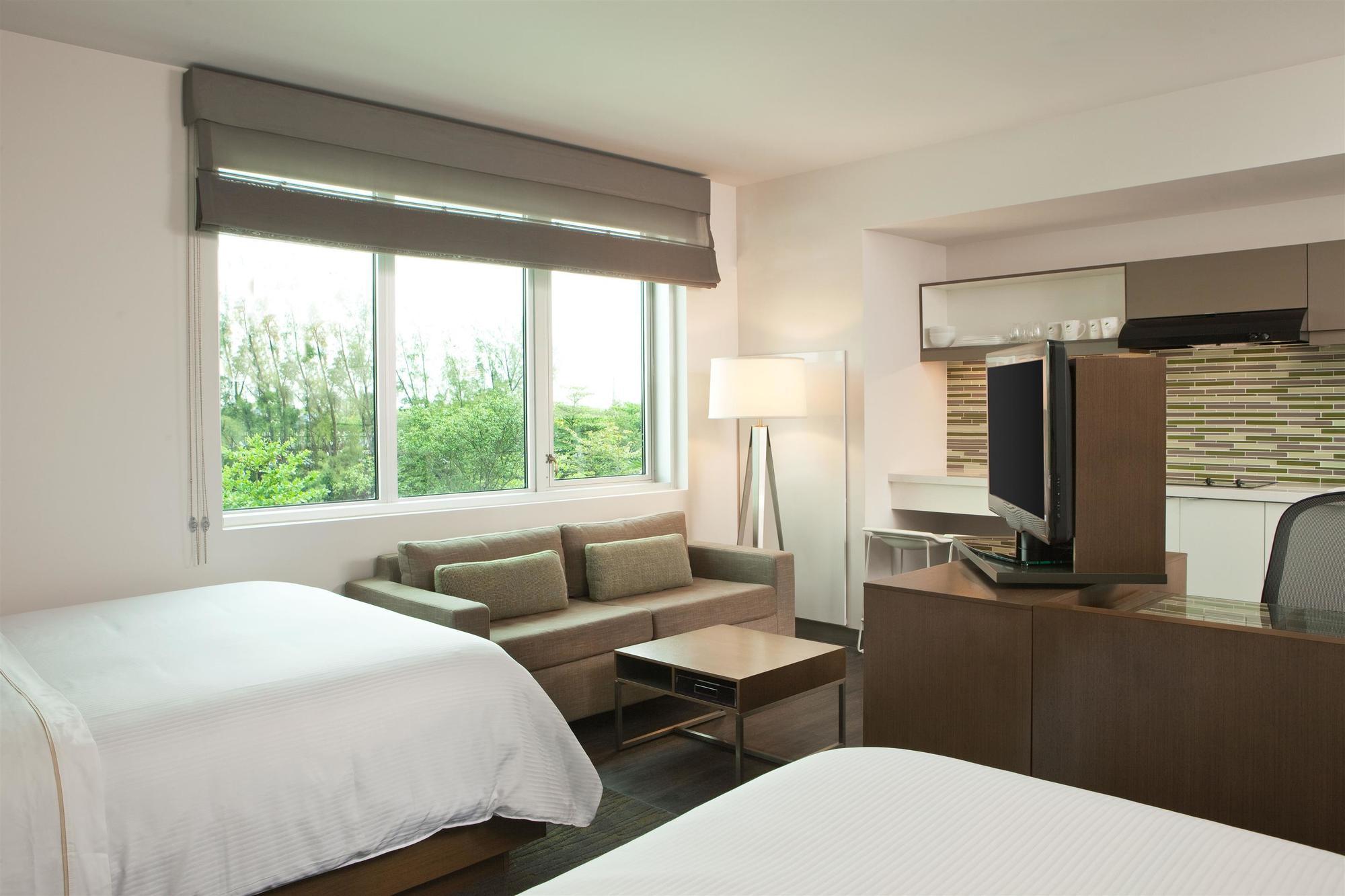 Element Miami International Airport Hotel Miami Springs Exterior photo